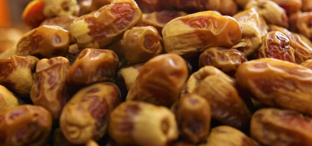 what you need to know about dates eating benefits