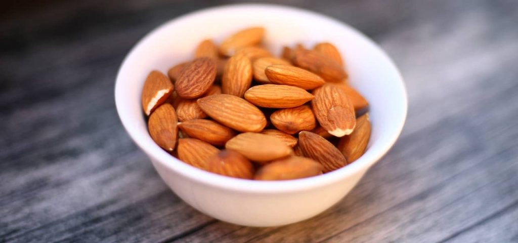 are almonds good before bed