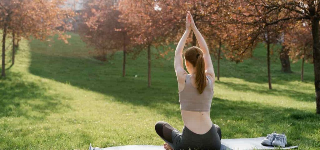 how to use yoga for painful lower back