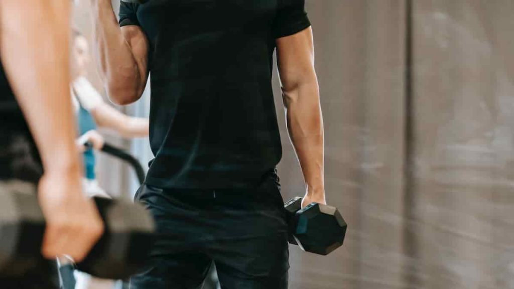 dumbbell supinating curl