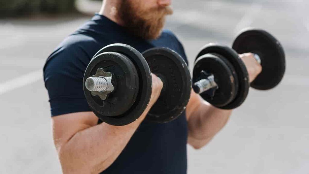 dumbbell supinating curl