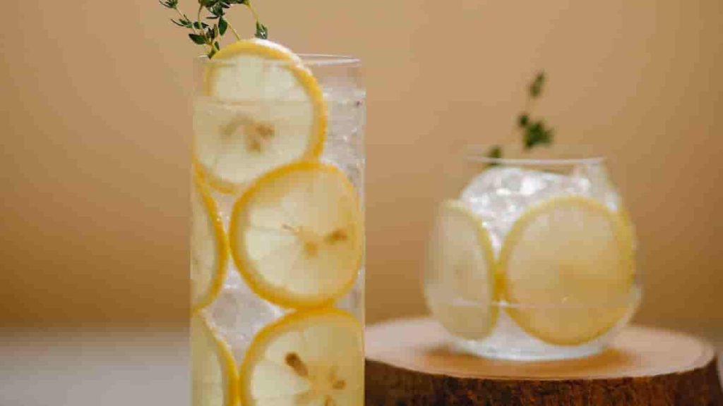 detoxifying breakfast with Lemon Water
