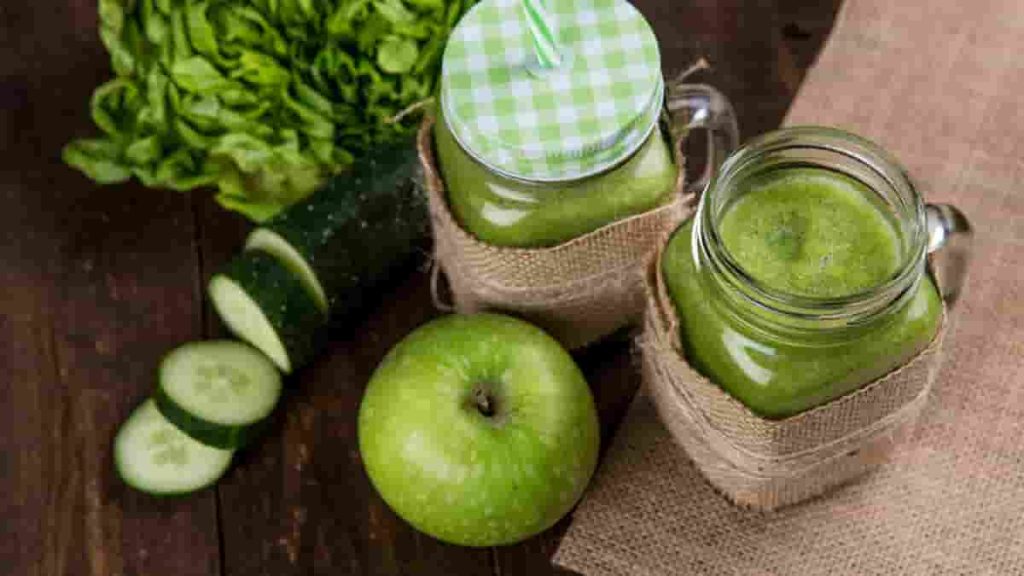 detoxifying breakfast with Green Smoothies