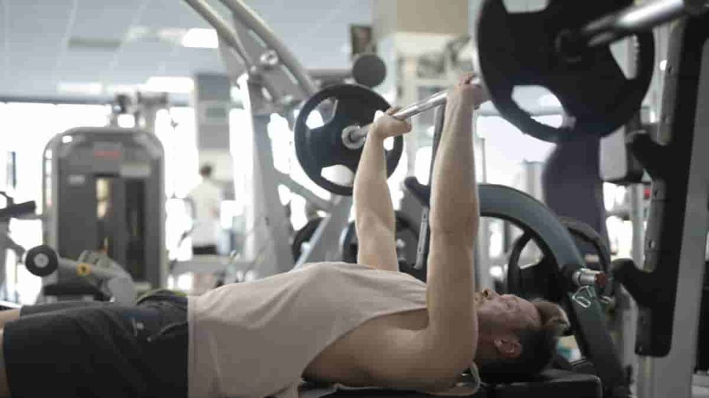 back pain while bench pressing