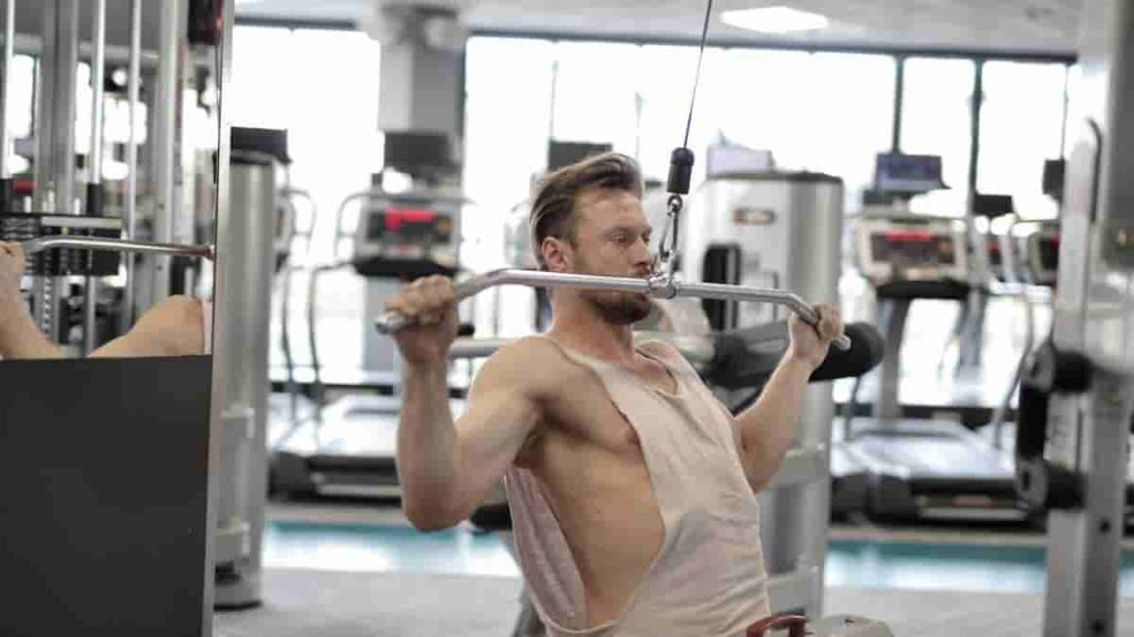 lat pulldown machine