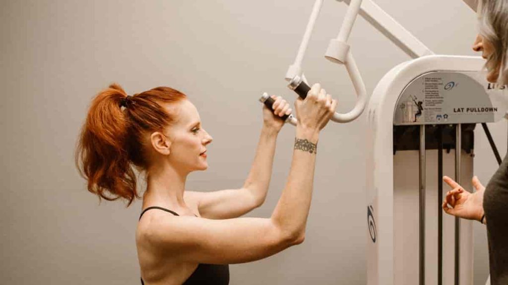 iso lateral front lat pulldown