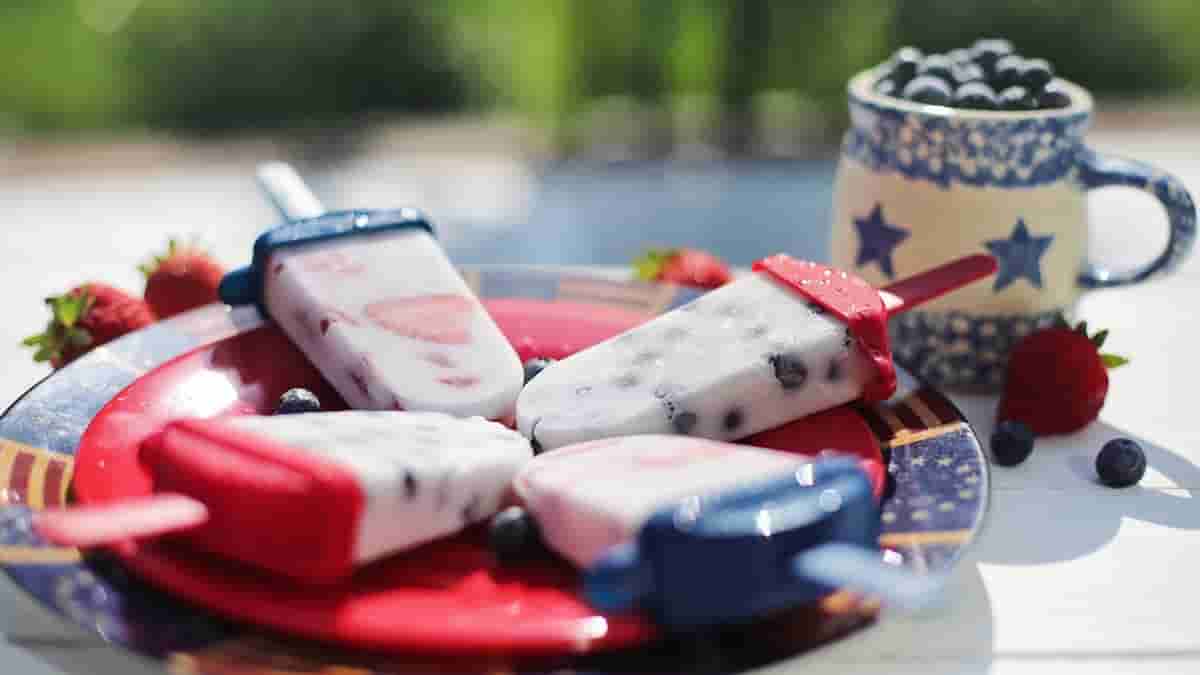 keto strawberry ice cream