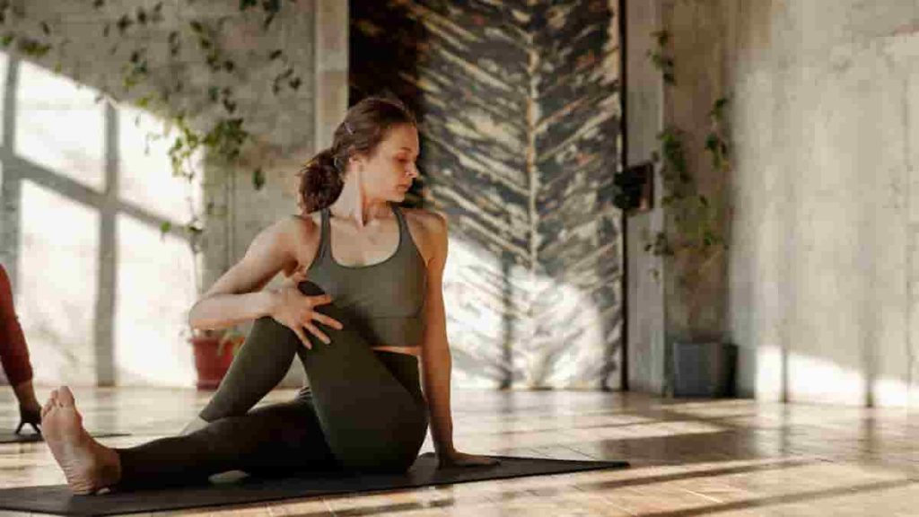 stretches for gluteus minimus