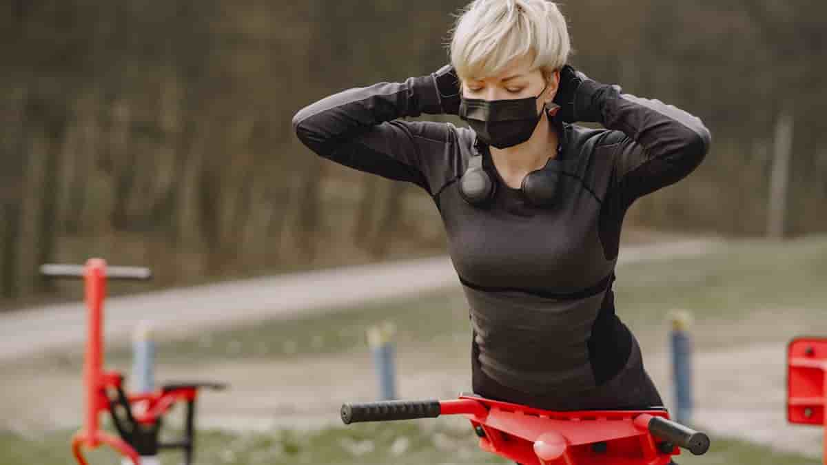 glute hyperextension at home