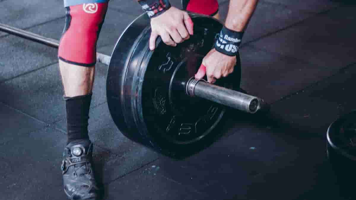 knee wraps vs knee sleeves