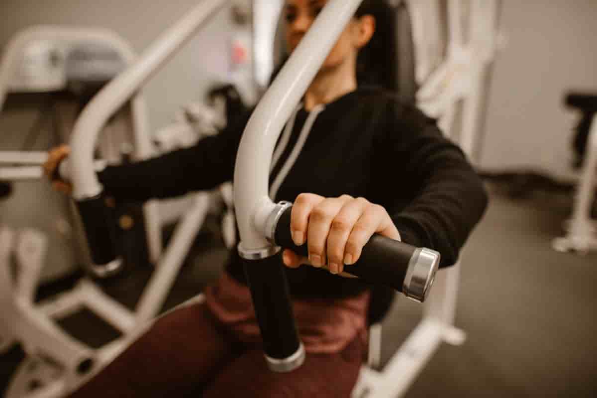 hammer strength chest press